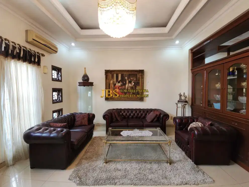 Jual Rumah 2,5 Tingkat Siap Huni Furnish di Komplek Griya Riatur Jalan Tulip - Medan