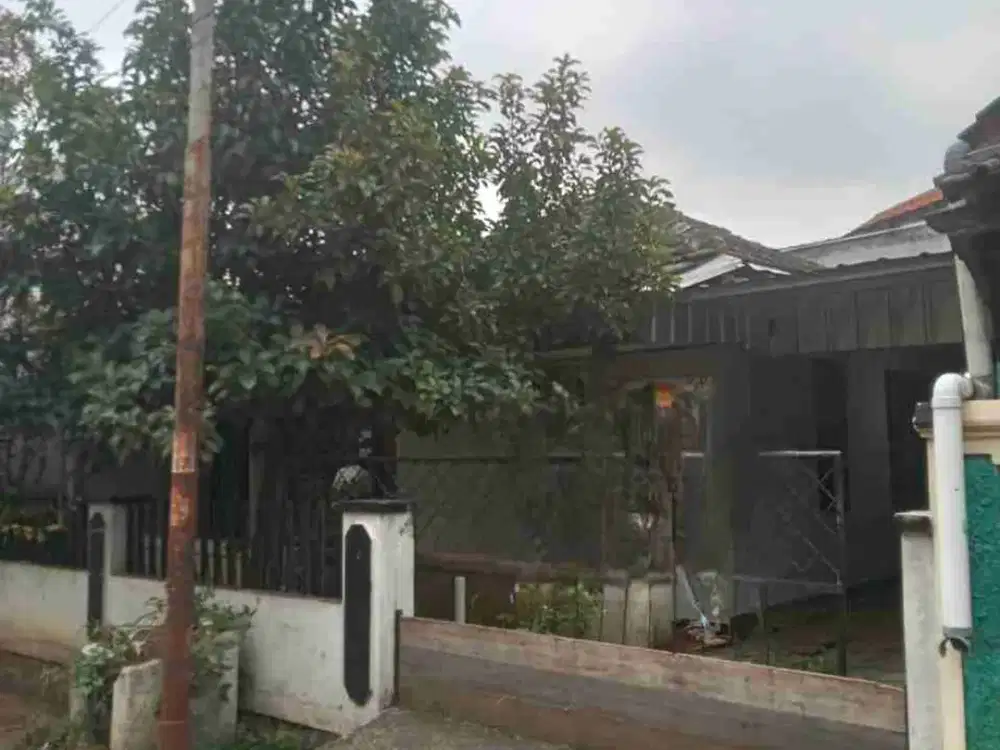 RUMAH STRATEGIS DEGAN LINGKUNGAN NYAMAN DAN AMAN DI UJUNGBERUNG BANDUNG
