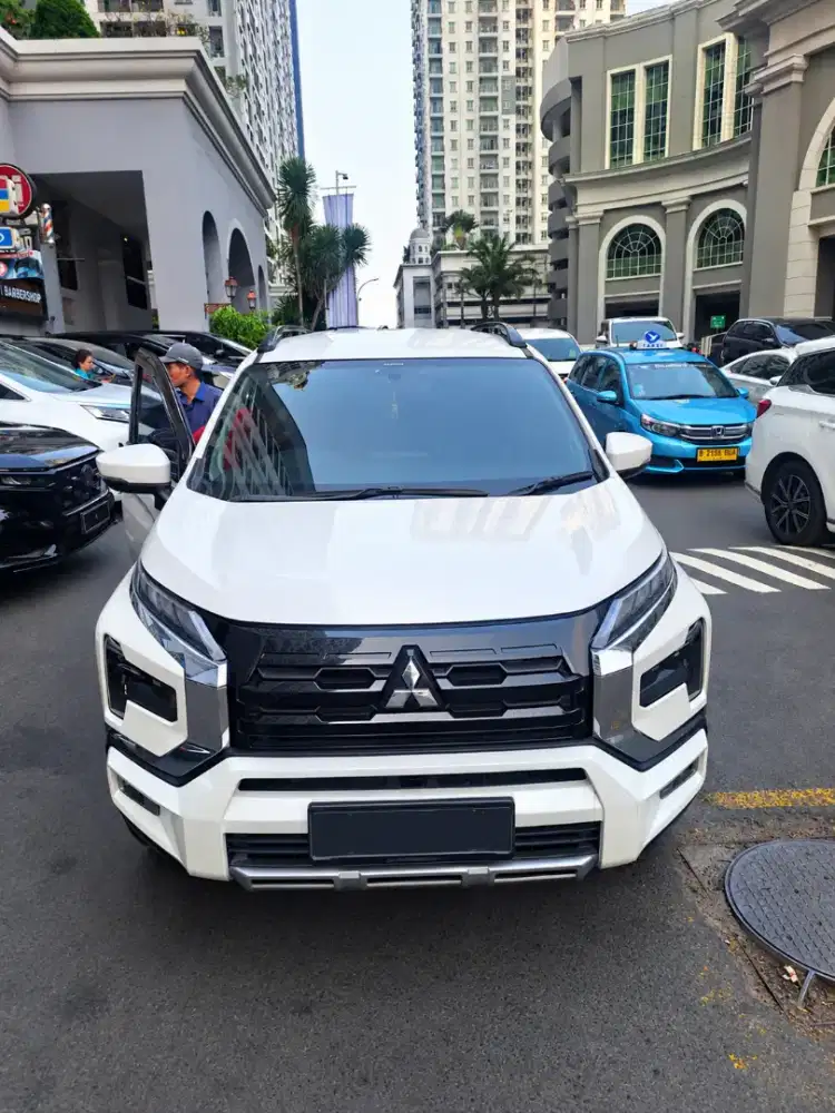 Dijual mitsubishi xpander cross tahun 2024 mulus km 14.000