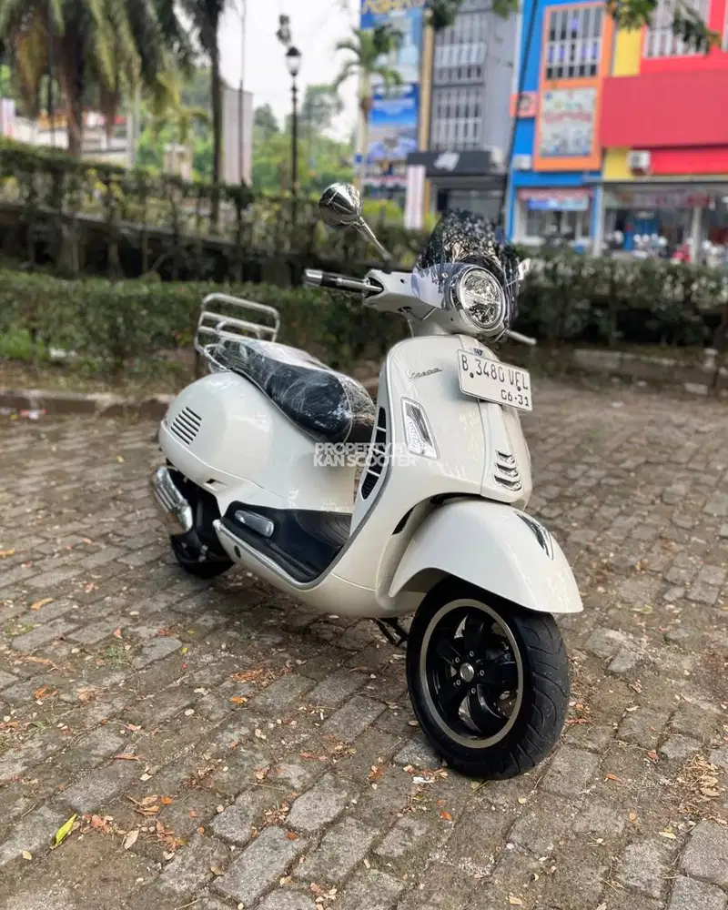 JUAL MURAH VESPA GTS 150 iGET ABS FACELIFT 2019 MULUS