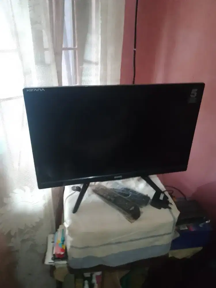 Jual tv Akari 24 kondisi hidup tv Samsung 32 kondisi mati.microwav