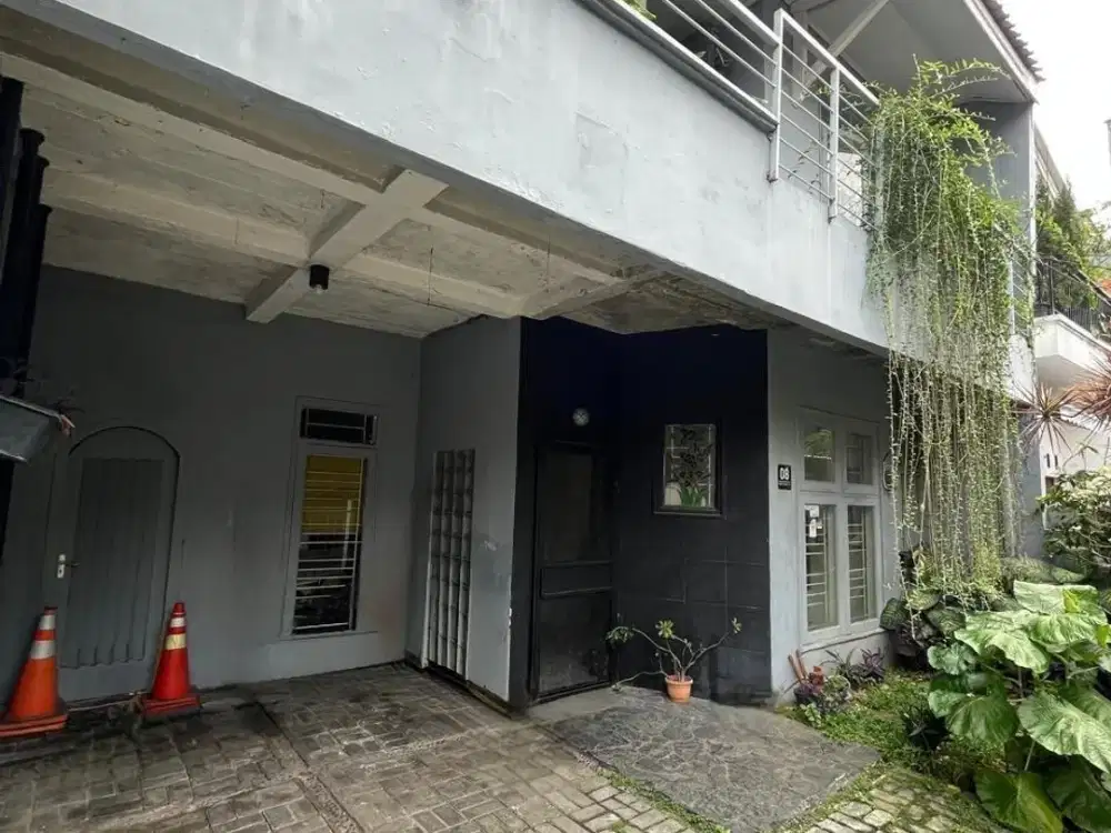 Rumah Tebet Barat Dekat dengan Eco Park, Jakarta Selatan