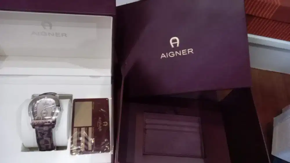 Jam tangan wanita Aigner