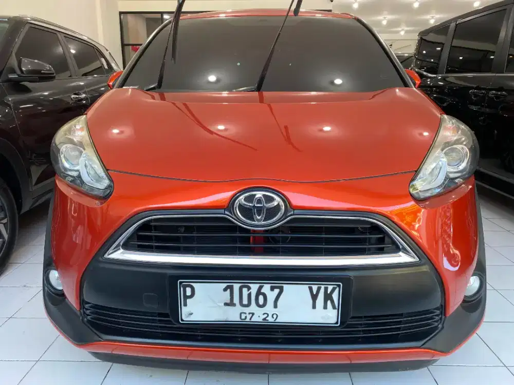 Toyota Sienta V 1.5 AT 2017 DP minim