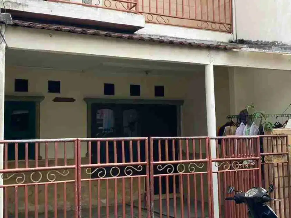 Di jual rumah dukuh zamrud 2 lantai harga murah
