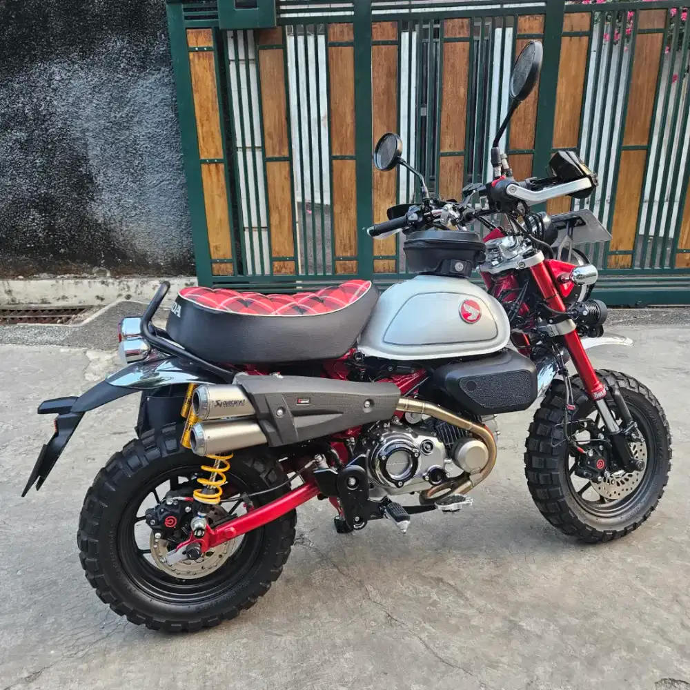 Honda Monkey Z125 2023 Pearl Nebula Red — Modif - KM 4100