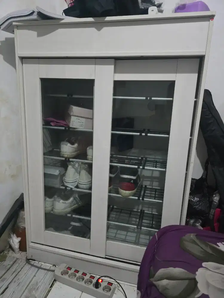 Lemari / rak sepatu