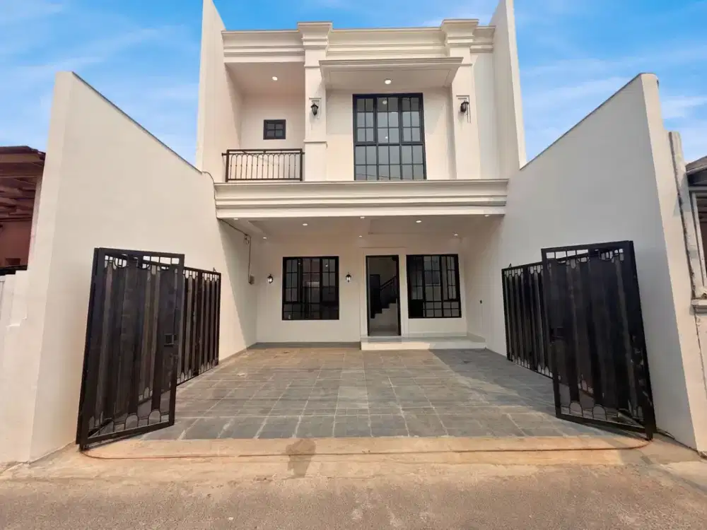 RUMAH BARU DENGAN STYLE AMERICAN CLASSIC — TEBET BARAT !