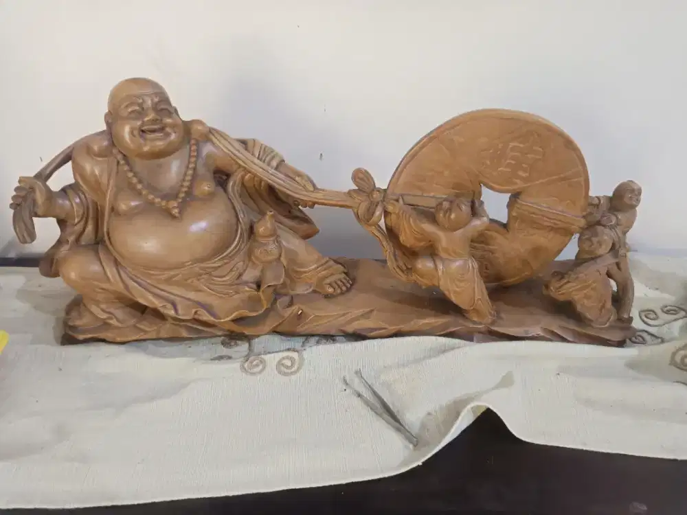 patung buddha china perut buncit