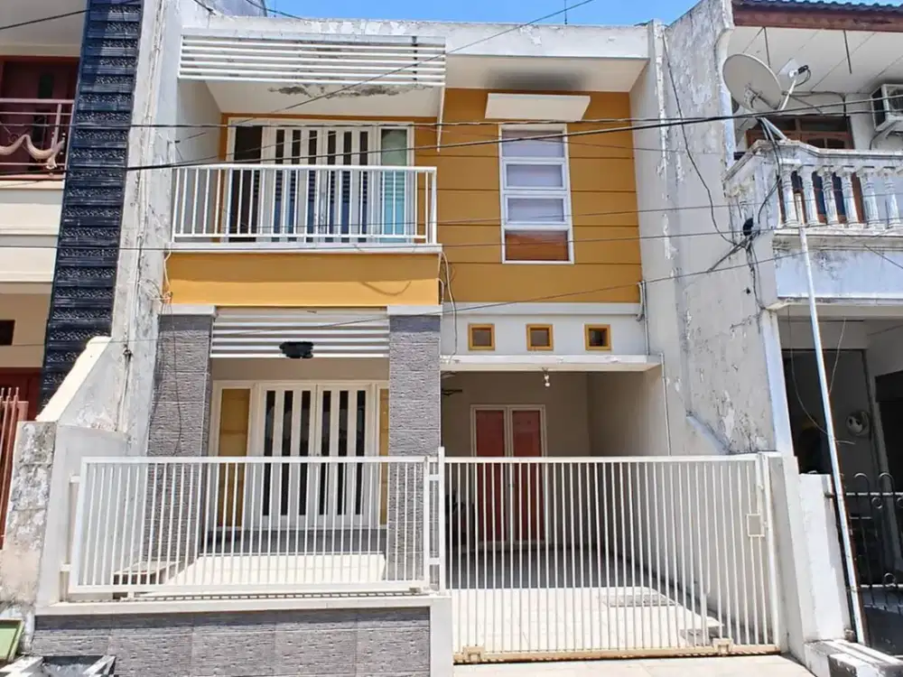 Dijual Rumah di Simpang Darmo Permai (LL)
