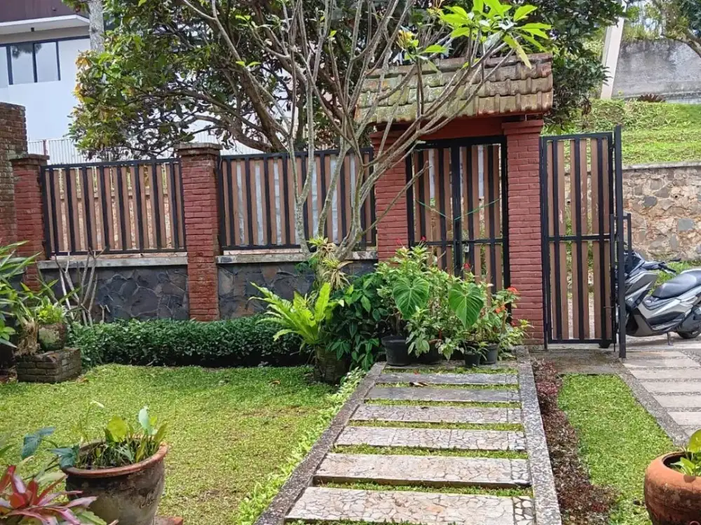 Dijual rumah 2 lantai komplek setiabudi regency,  bandung
