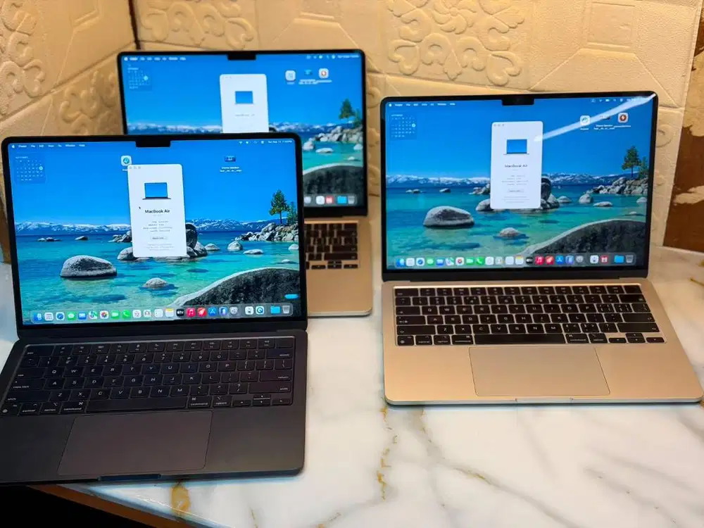 APPLE MACBOOK AIR 2022 M2 8/256 LAYAR 13 INCH *KC