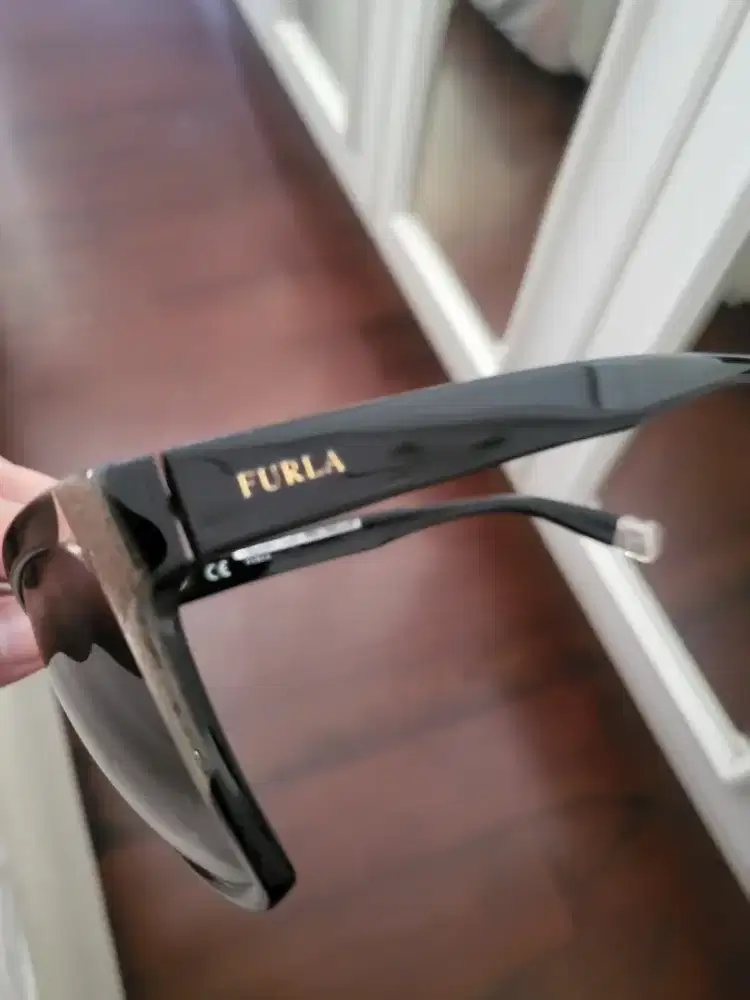 Kacamata Furla second