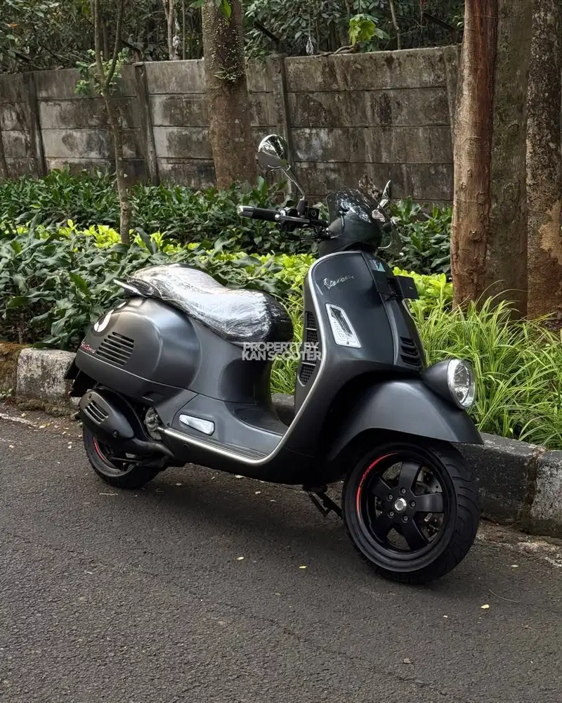 VESPA SEI GIORNI II 300 HPE LIMITED EDITION 2021 NO MINUS