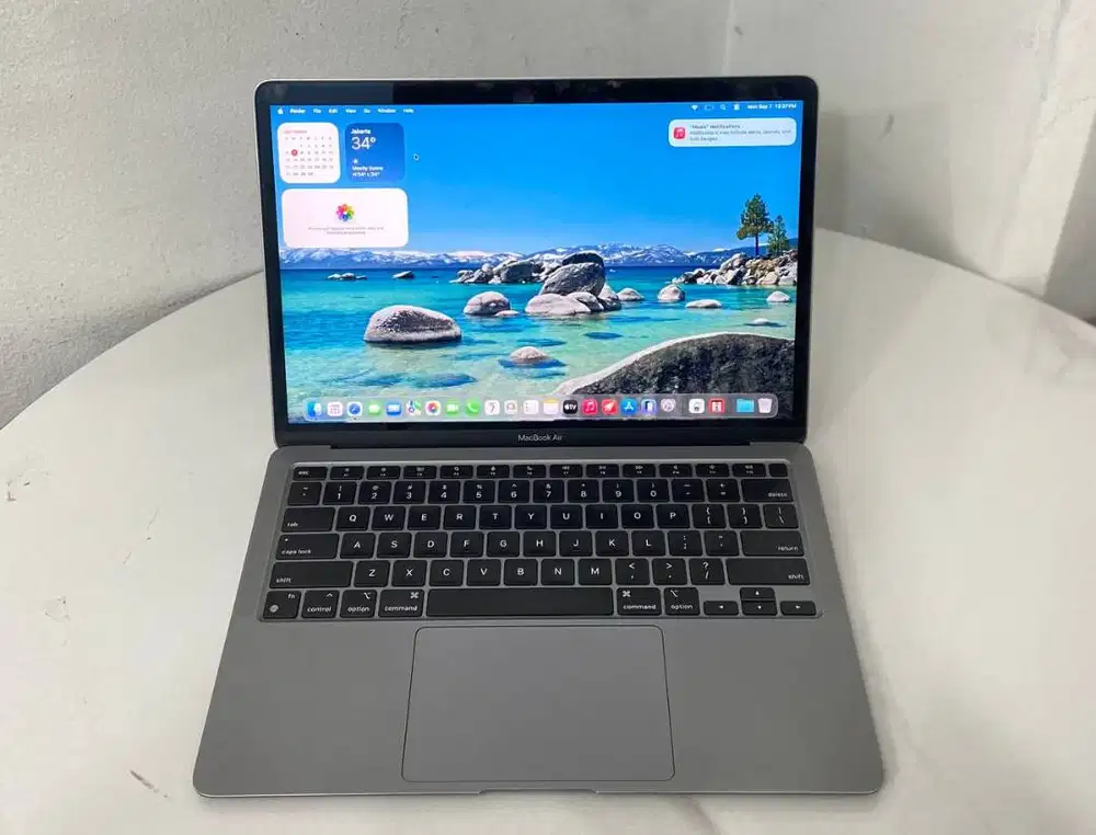 APPLE MACBOOK AIR 2020 M1 RAM 8GB LAYAR 13 INCH *KC