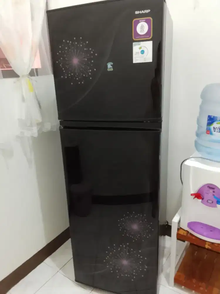Sharp 2 pintu Jumbo br blm 1 thn mesin bgs, body mulus.