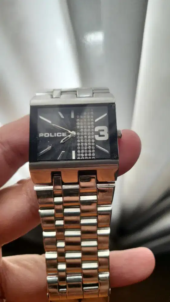 Jam tangan Police