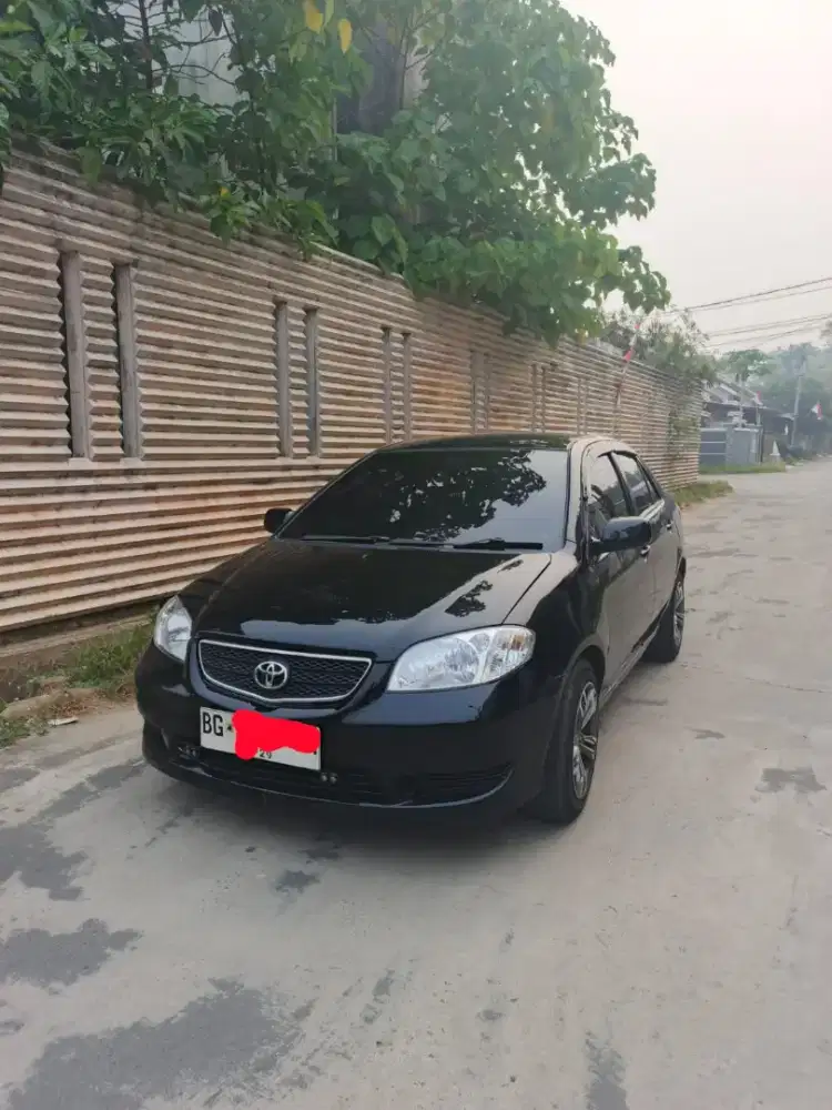 Mobil Toyota Vios 2004