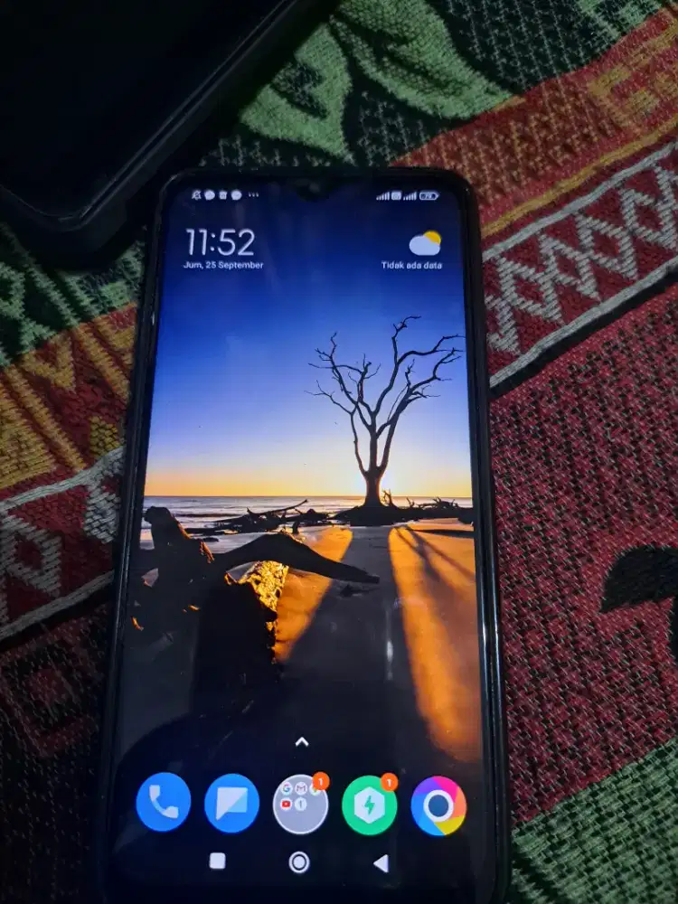 Xiomi poco M3 ada dus dah terpasang kaca pelindung layar