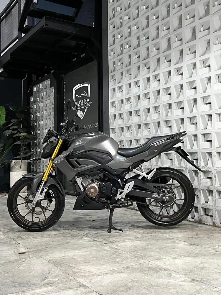 Istimewa!!Honda CB 150R th 2020 - Ayu Mustika