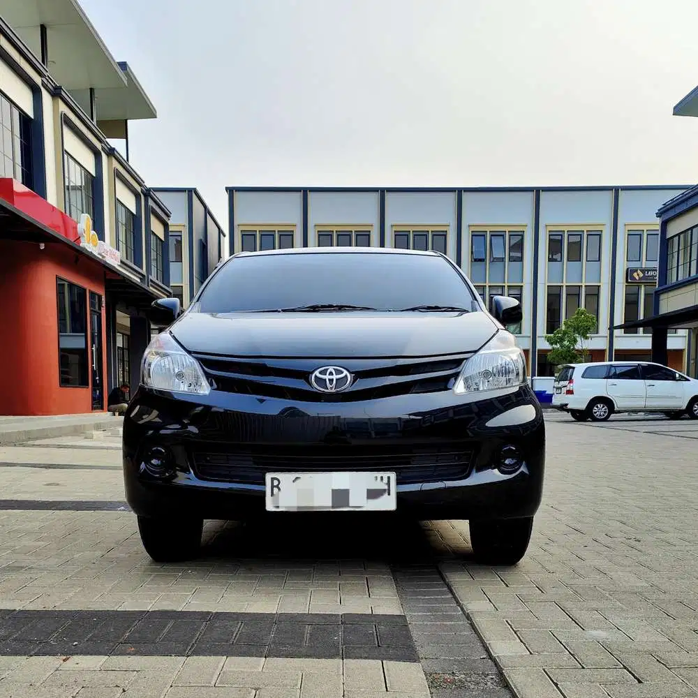 NEW AVANZA 1.3 E AT 2013