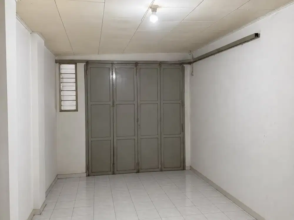 TERMURAH DIJUAL RUMAH ATAU TEMPAT USAHA SIAP PAKAI LOKASI DI KAWASAN CIBADUYUT BANDUNG
