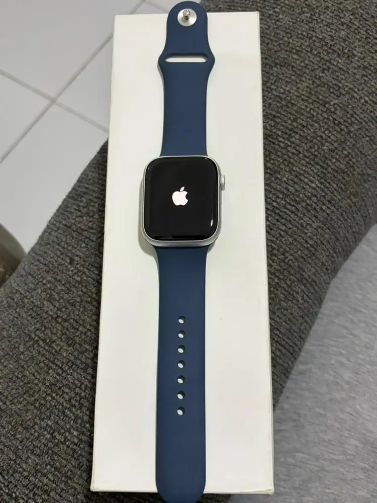  watch 9 44 mm biru malam