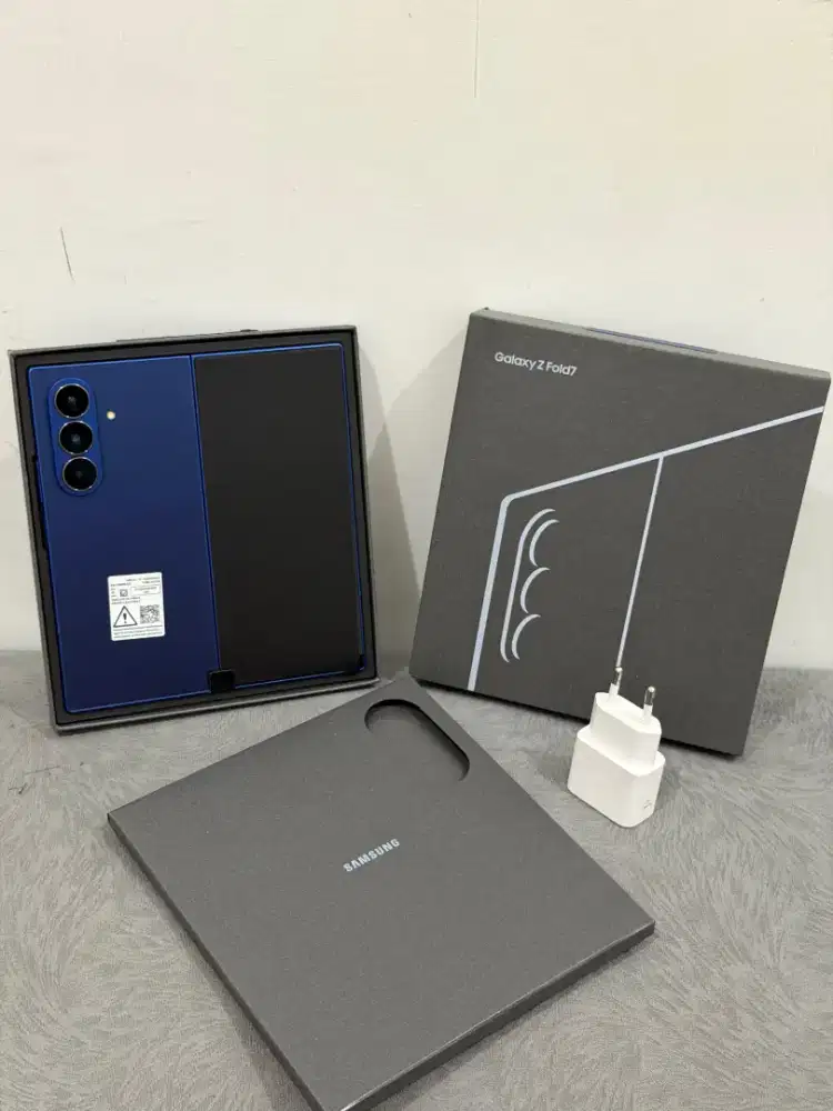 Samsung Z fold 7 5G12/512GB sein fullset