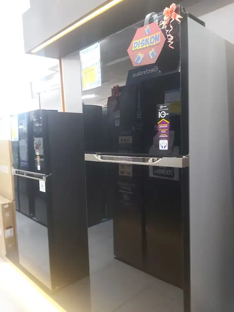 KULKAS POLYTRON 300 L INVERTER
