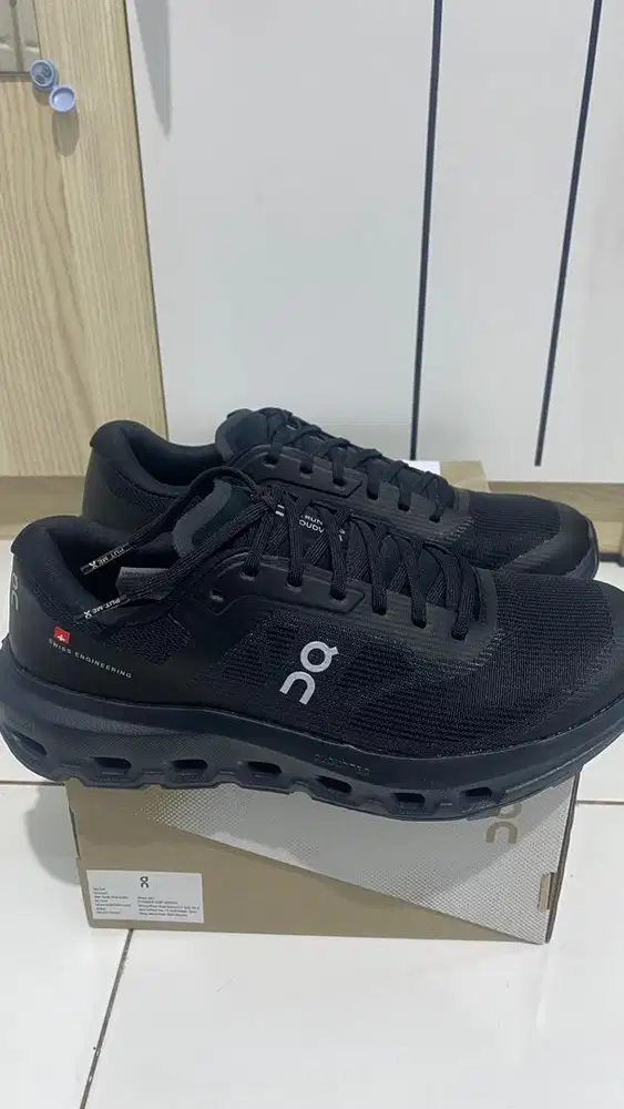 SNEAKERS ON CLOUDVISTA BLACK