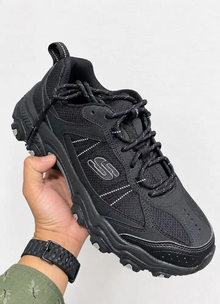 SECOND LIKE NEW - SKECHER TRAIL BLACK