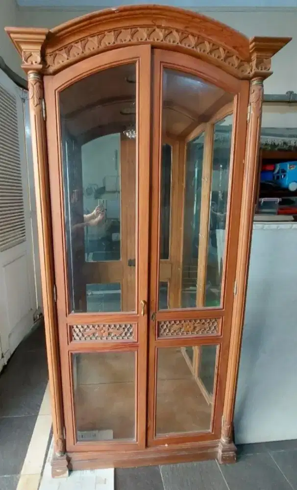Dijual Lemari Pajangan