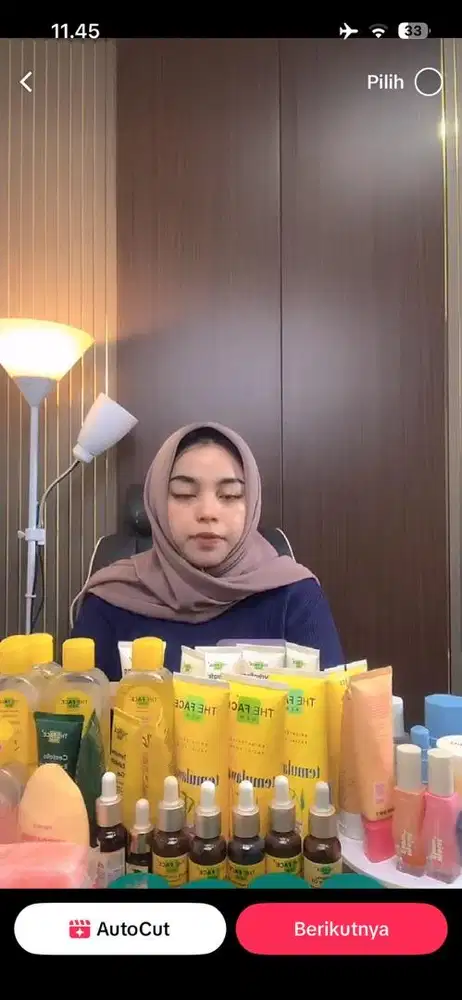 Dibutuhkan segera host live