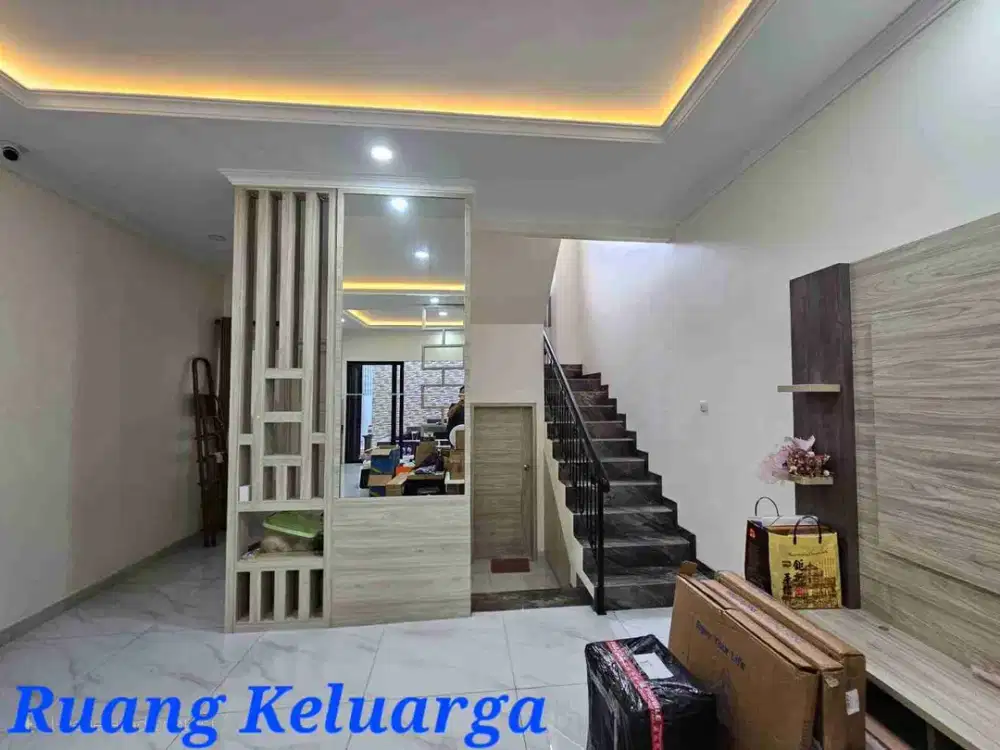 Rumah Semi Furnished 3 Lantai Cluster Crystal