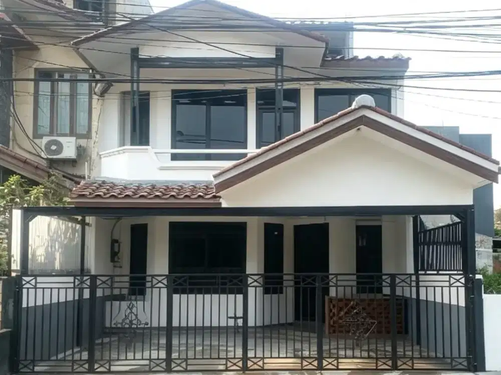 DISEWAKAN - RUMAH DEKAT PIM 3  KEBAYORAN LAMA JAKARTA SELATAN