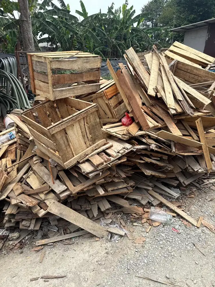 Kayu bekas buah gratis