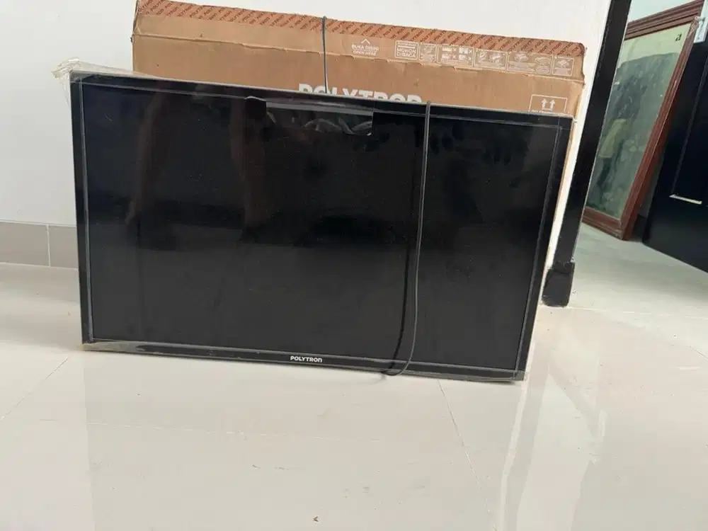 Polytron LED TV 32 + speaker tower