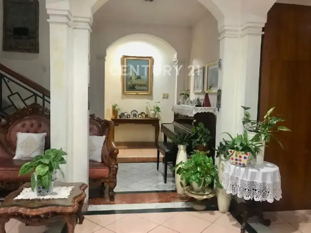 Rumah Besar Dalam Cluster Di Ragunan Pasar Minggu Jakarta Selatan
