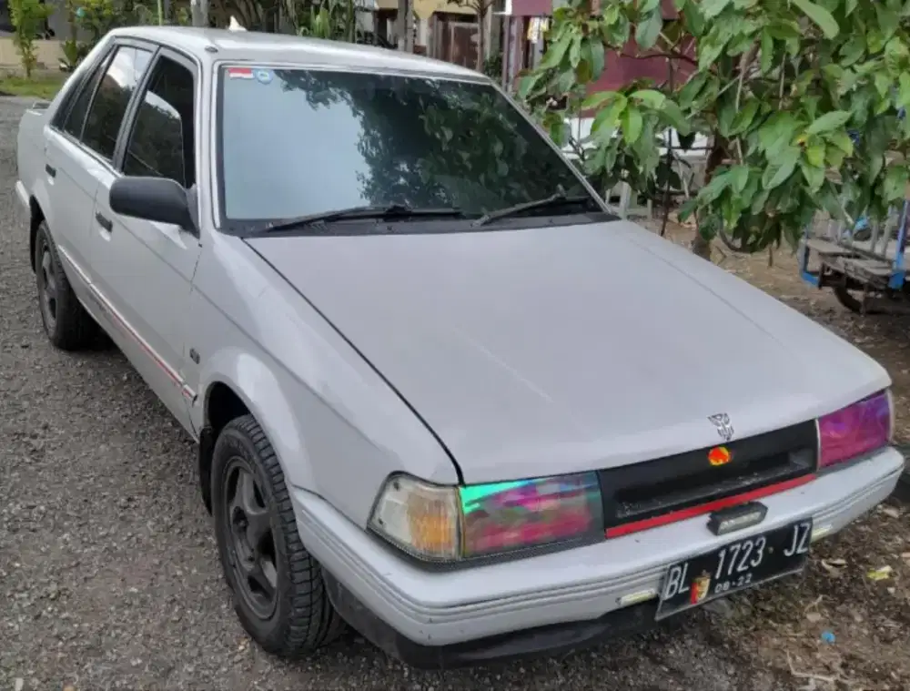 Mobil Sedan Laser