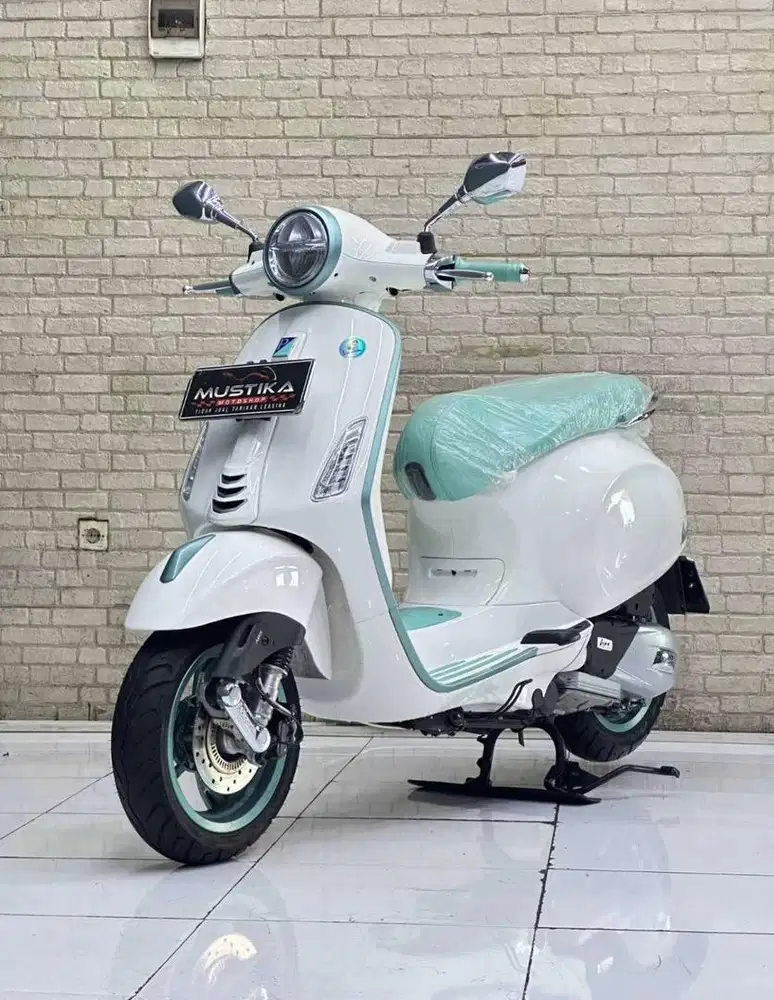 Vespa primavera putih S 150 2025