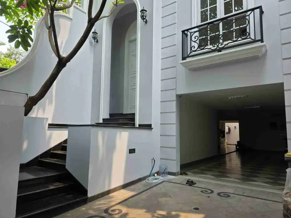DIJUAL RUMAH MEWAH DI Jl Gaharu, Cilandak, Jakarta Selatan.