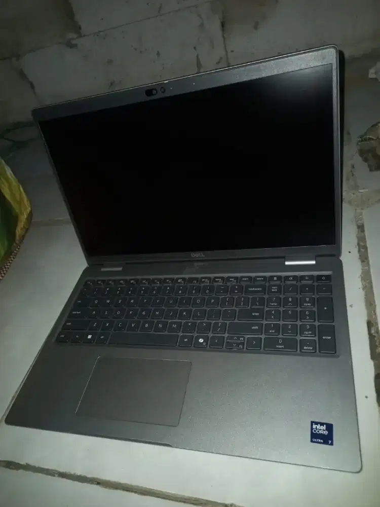 Dijual laptop bisnis premium kasta tertinggi Dell Latitude 5550