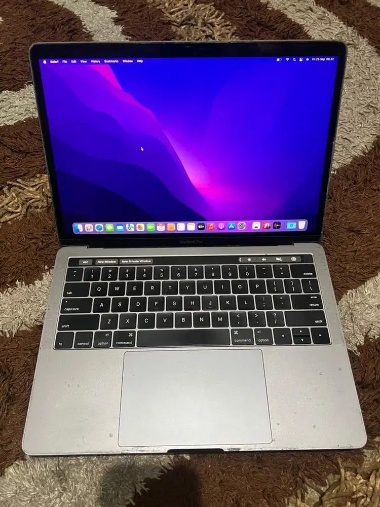 Macbook pro 13 inch 2016 touchbar 8/256 TERMURAH