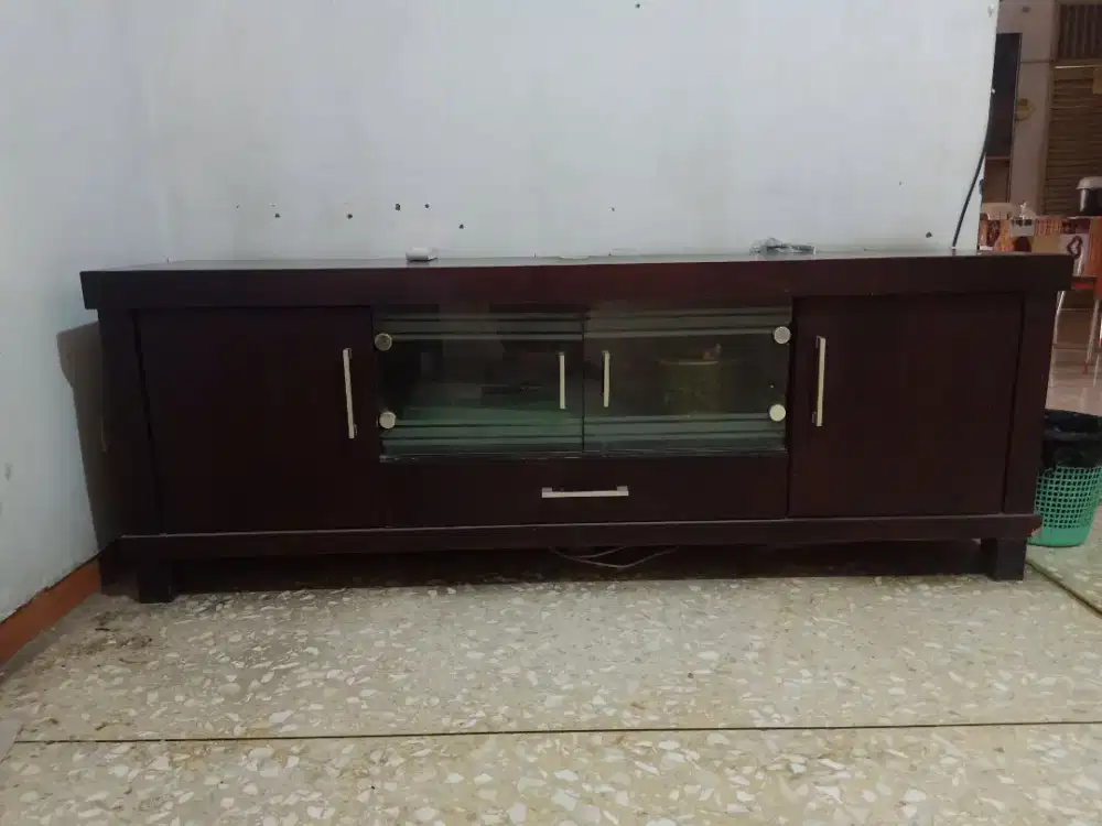 Lemari buffet pajangan/rak TV,bahan premium minus pemakaian