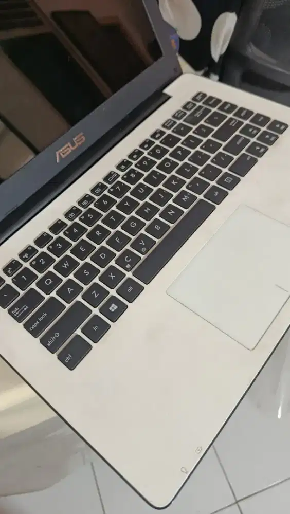 Asus Laptop mulus cepet jual mura dibawah 2jt