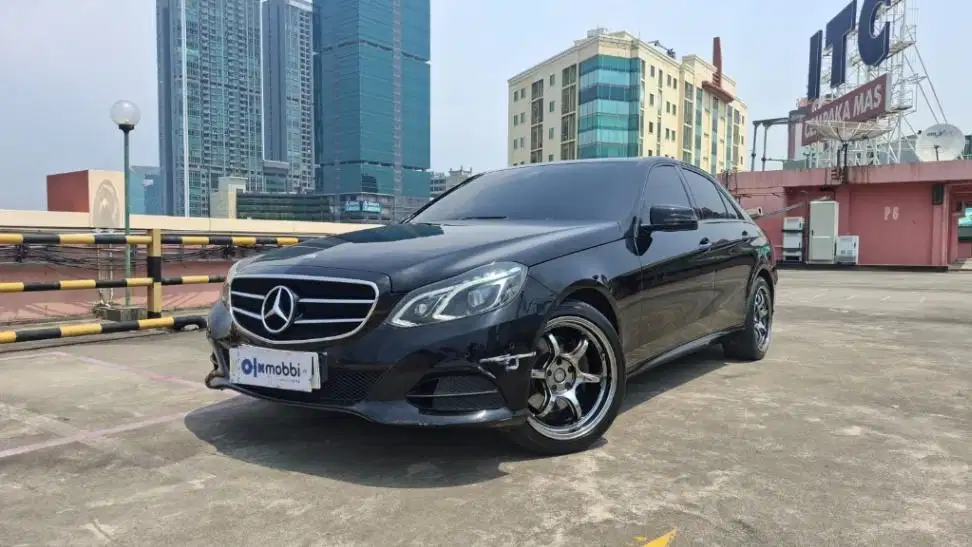 KM Rendah - Mercedes-Benz E250 2.0 Bensin-AT 2014