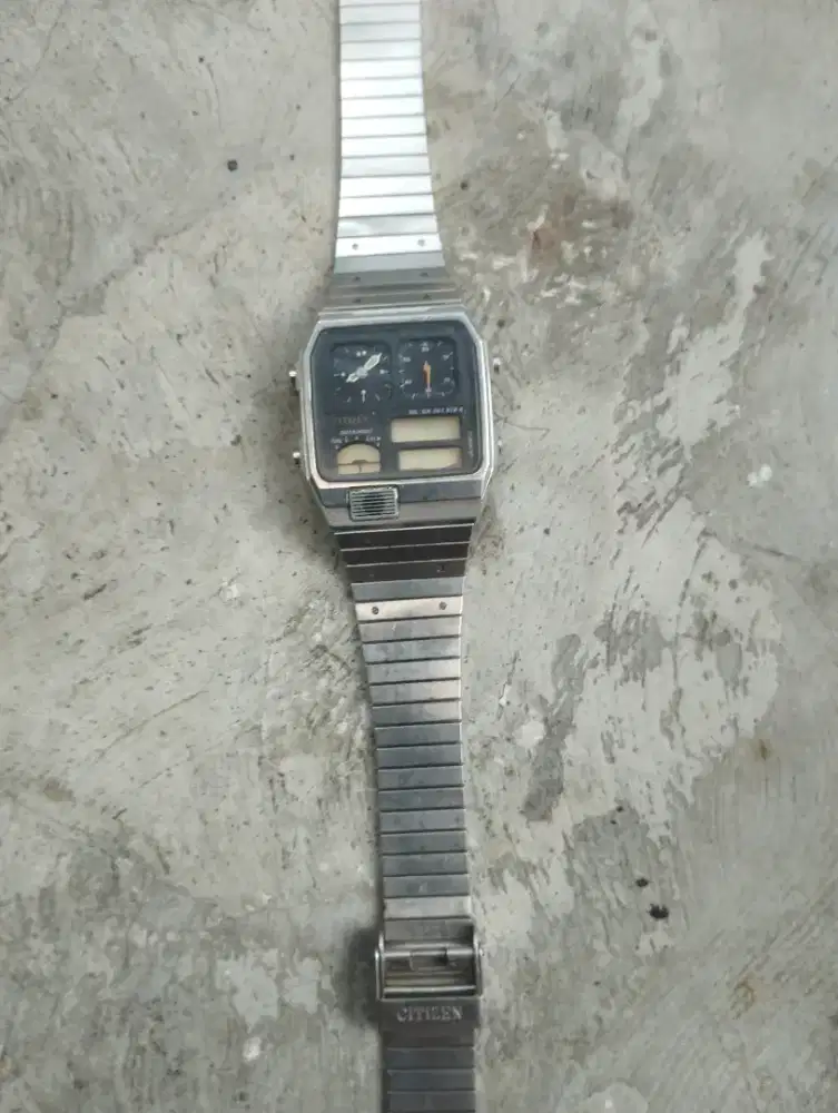 Citizen anadigi quartz