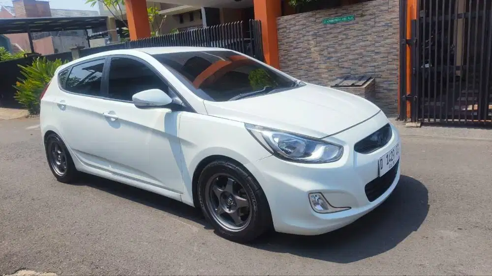 GRAND AVEGA MATIC PUTIH PLAT D