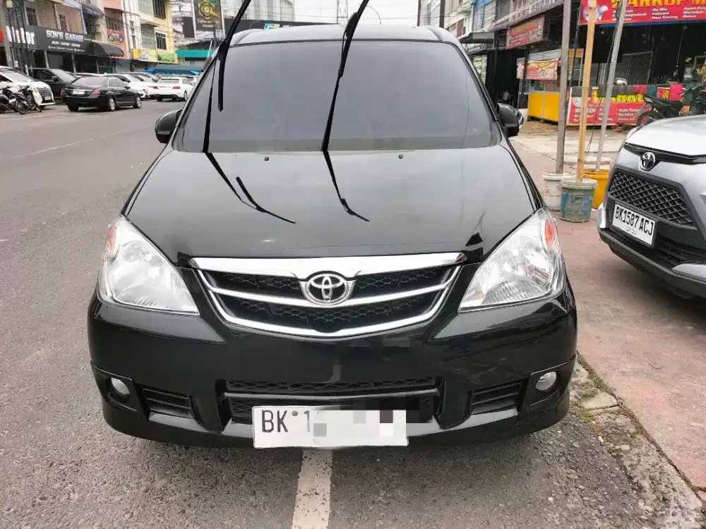 Toyota Avanza G AT Matic Hitam 2011