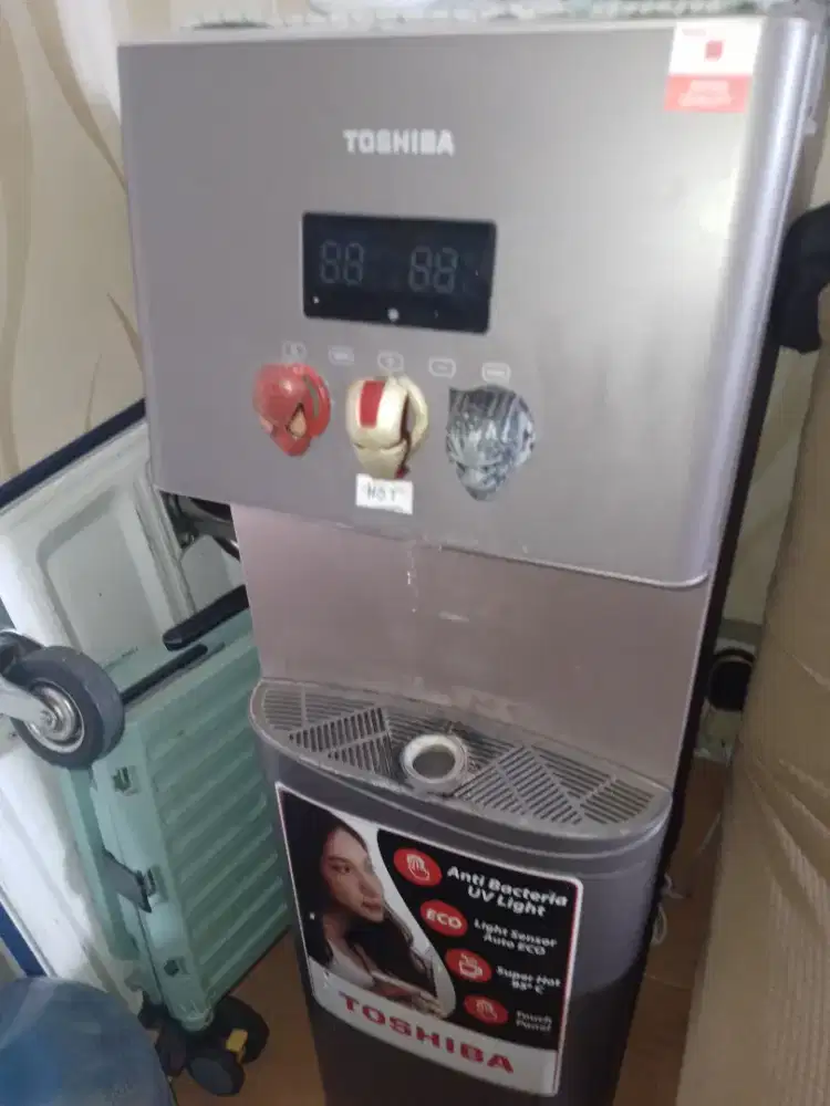 Jual cepat Dispenser Touchscreen Toshiba